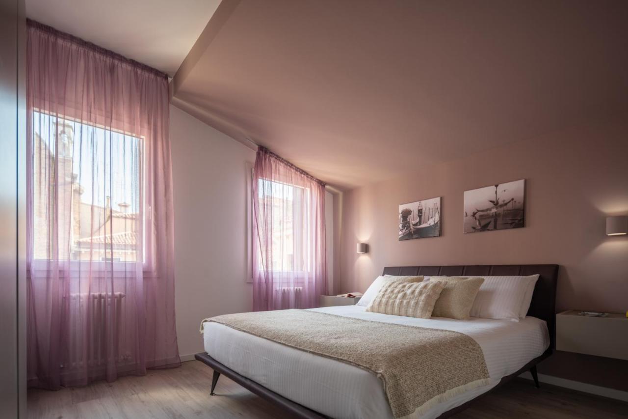 Sant'Aponal Cozy Apartment With Balcony R&R Venedik Dış mekan fotoğraf
