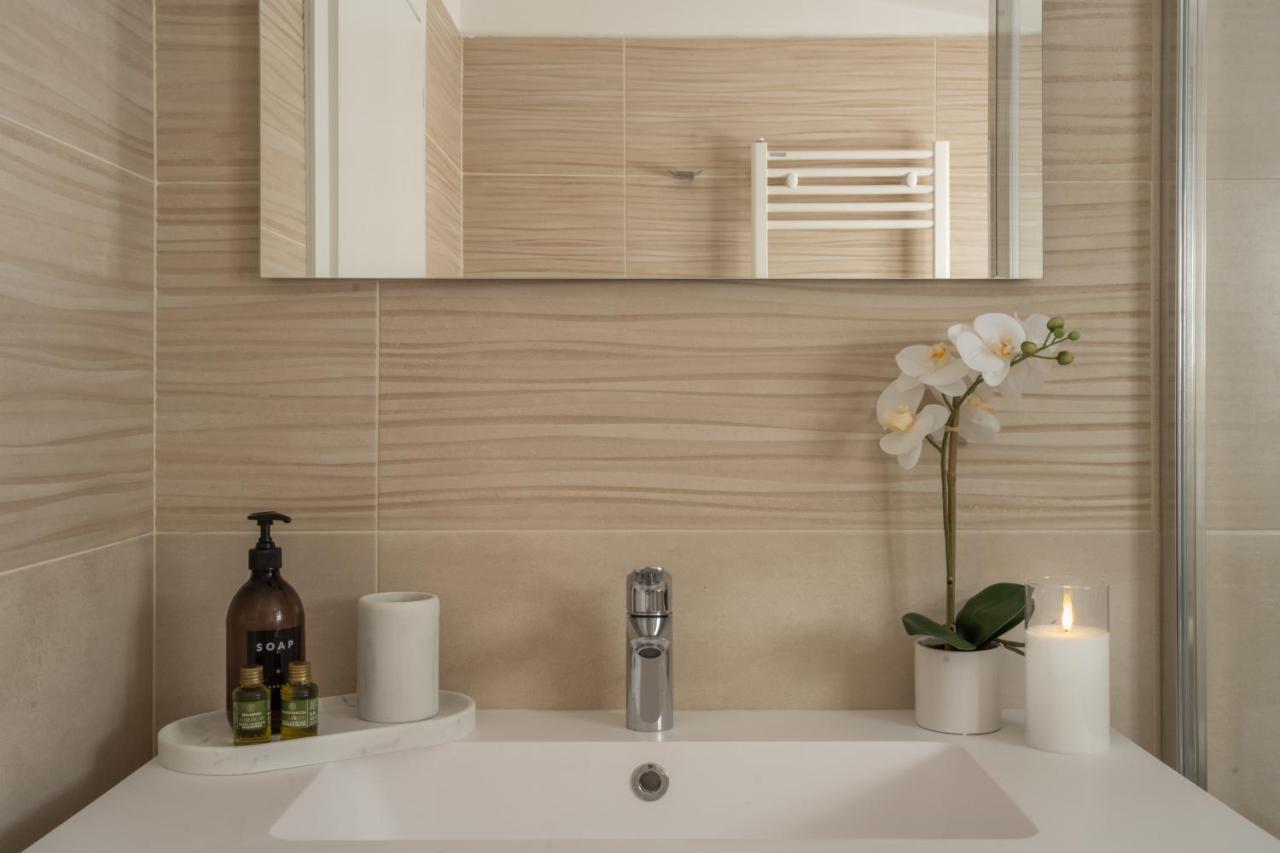 Sant'Aponal Cozy Apartment With Balcony R&R Venedik Dış mekan fotoğraf