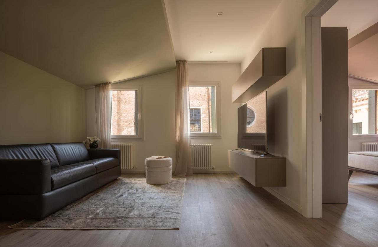 Sant'Aponal Cozy Apartment With Balcony R&R Venedik Dış mekan fotoğraf