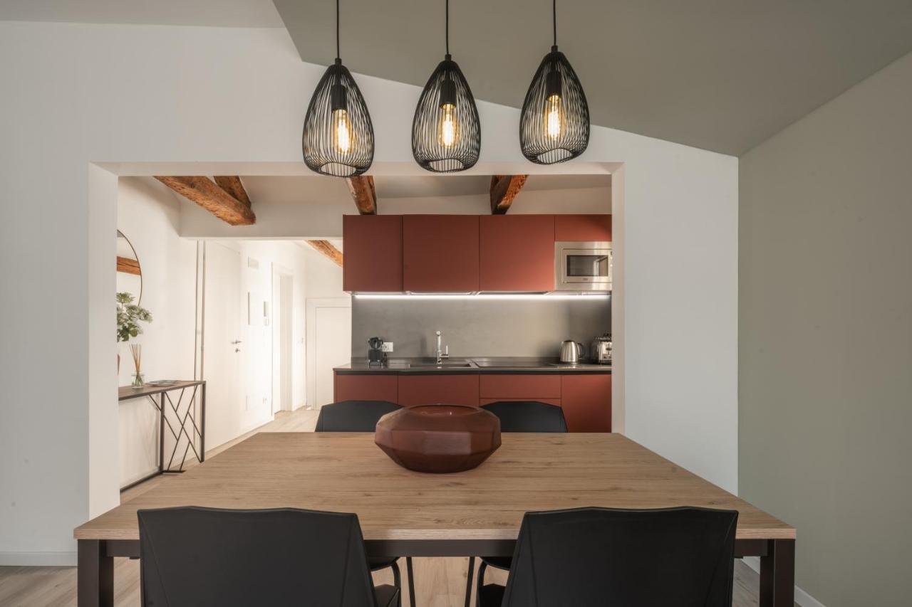 Sant'Aponal Cozy Apartment With Balcony R&R Venedik Dış mekan fotoğraf