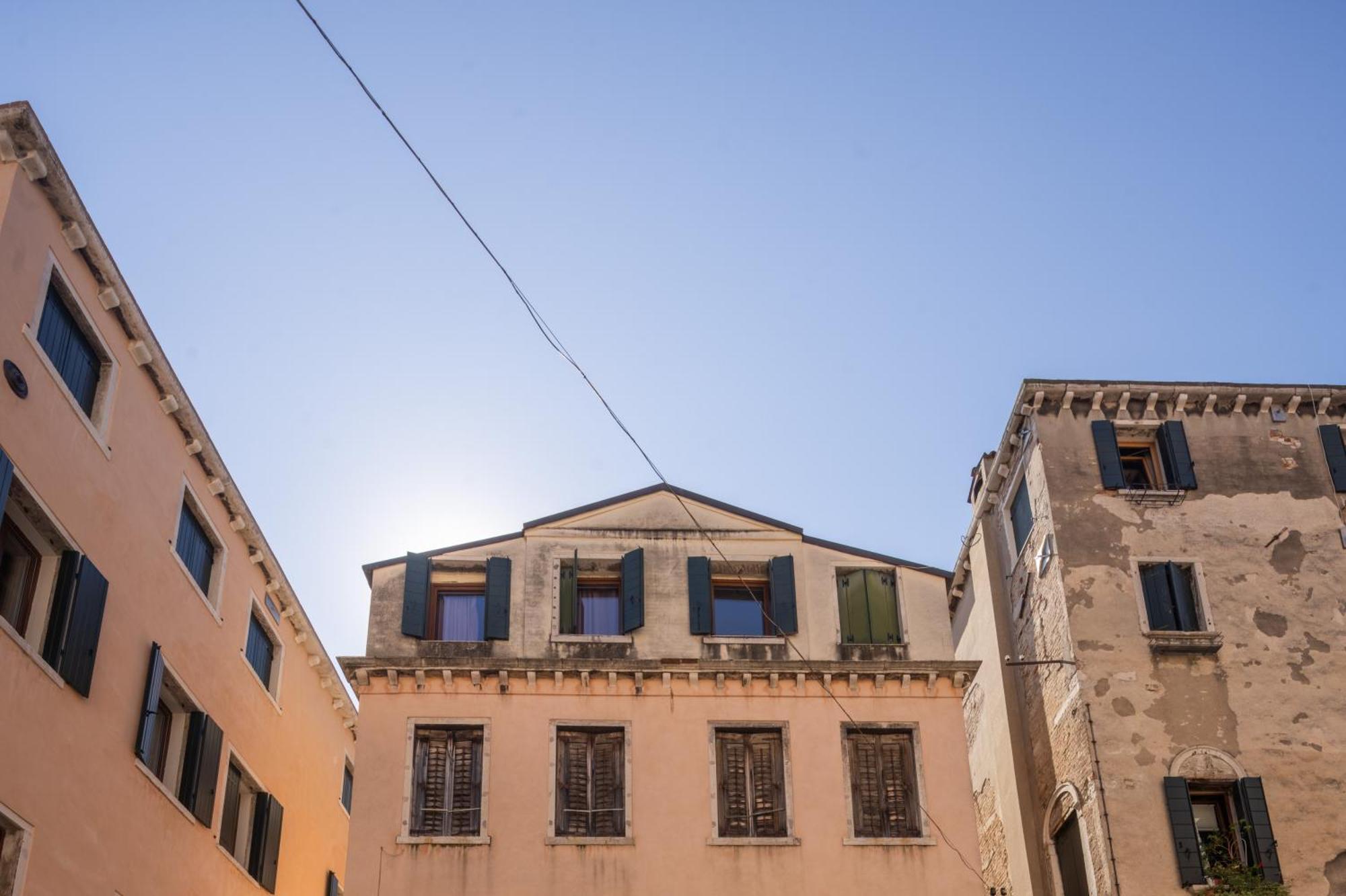 Sant'Aponal Cozy Apartment With Balcony R&R Venedik Dış mekan fotoğraf