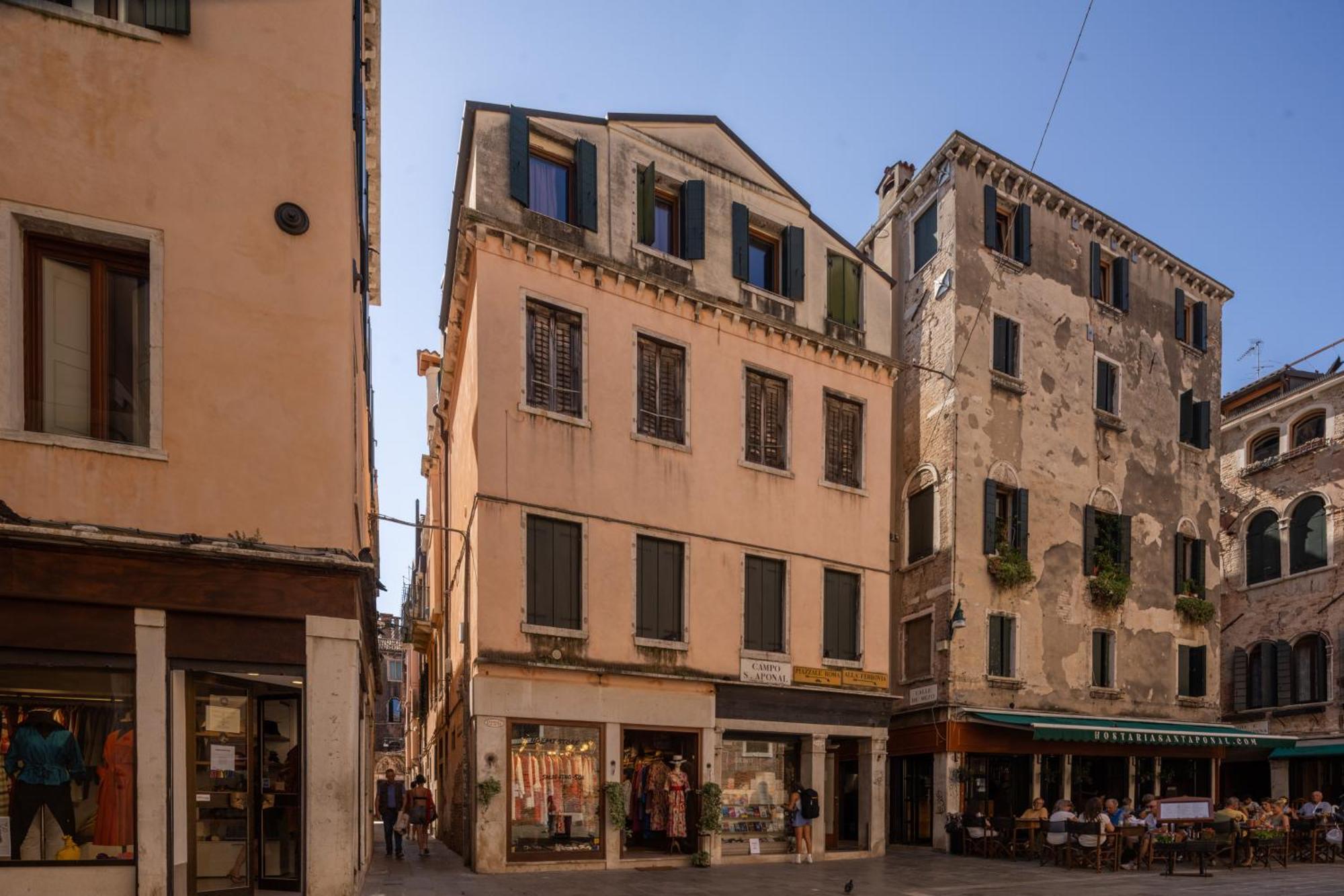 Sant'Aponal Cozy Apartment With Balcony R&R Venedik Dış mekan fotoğraf